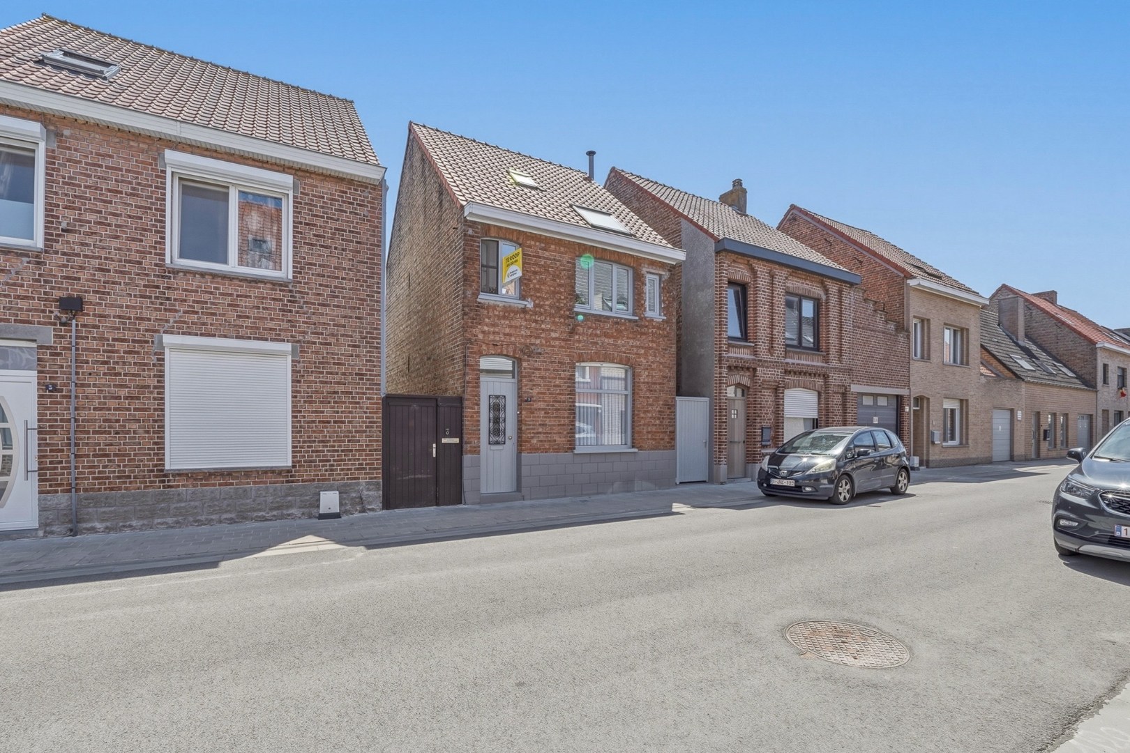 Verder af te werken woning in centrum Oudenburg 