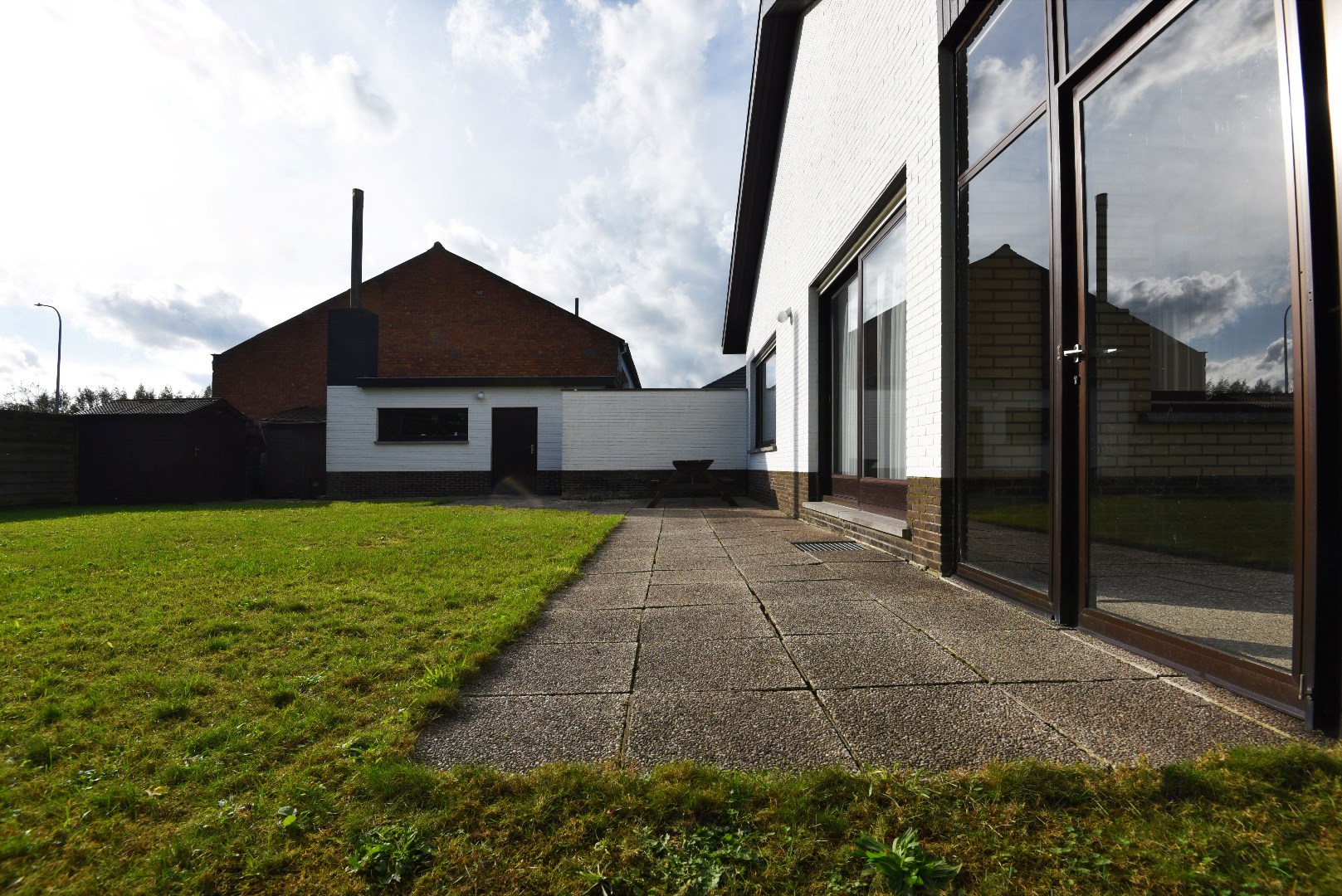 Open bebouwing (bungalow) met 3 slaapkamers en tuin te Adegem 