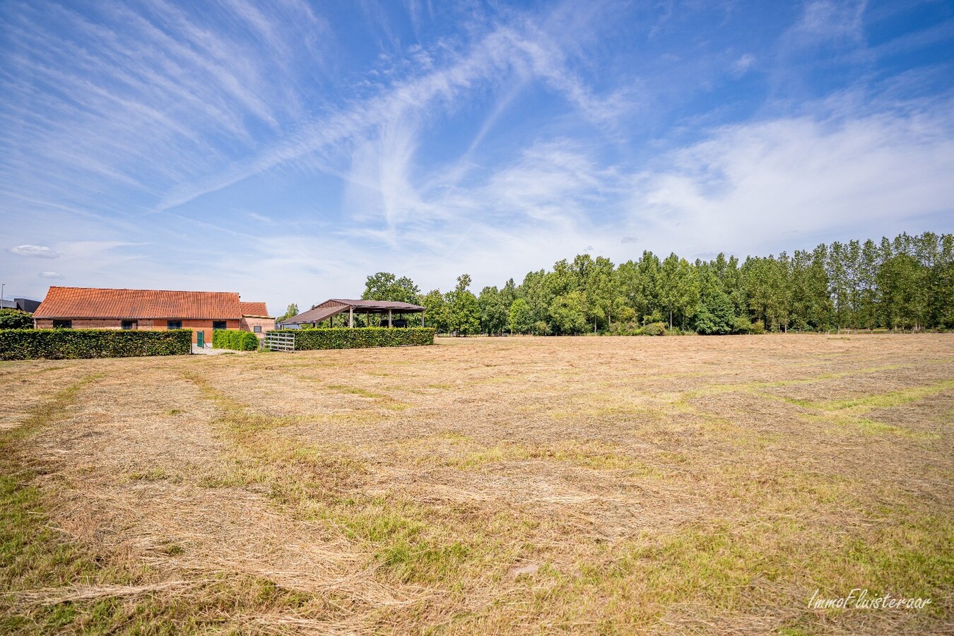 Uniek gelegen karaktervolle hoeve met twee stalgebouwen op ca. 2,4ha in Alken 