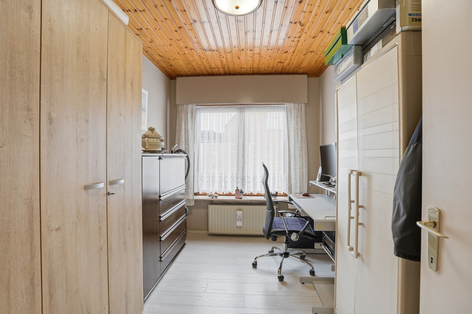 Alleenstaande bungalow met garage en tuin  op 684 m² 