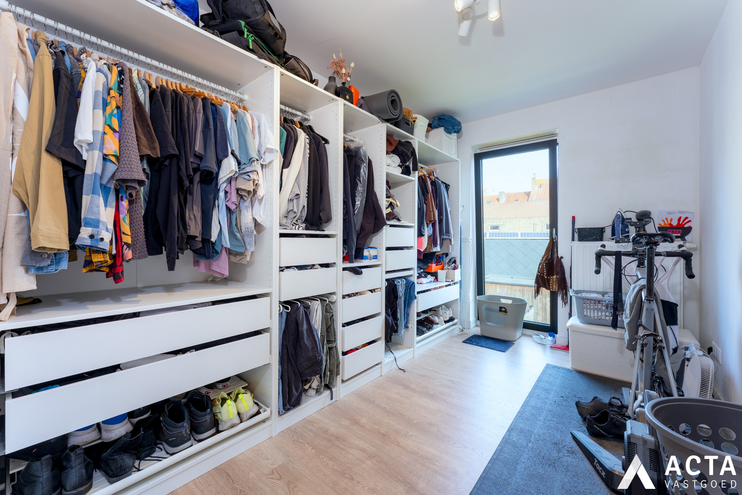 Recente energiezuinige woning met 3 slaapkamers en garage! 