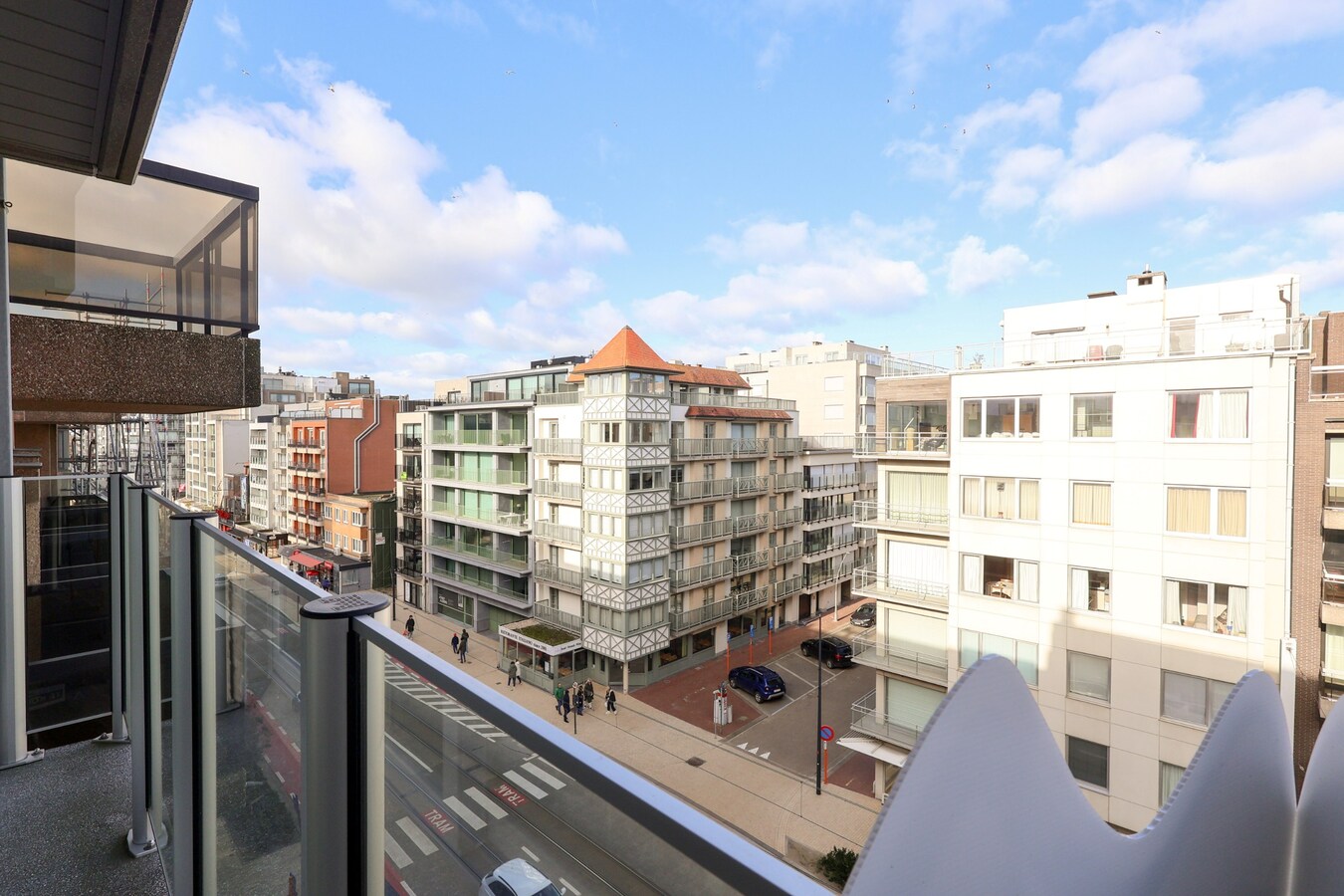 Modern appartement met 2 slaapkamers en parking te Oostduinkerke 