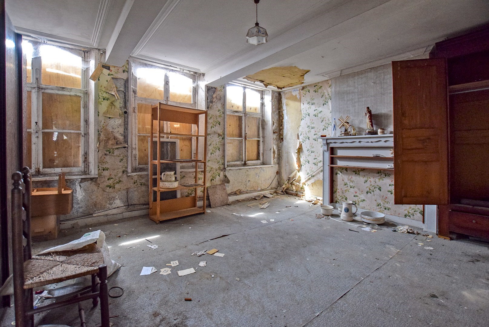 Imposante te renoveren woning op 677m². 