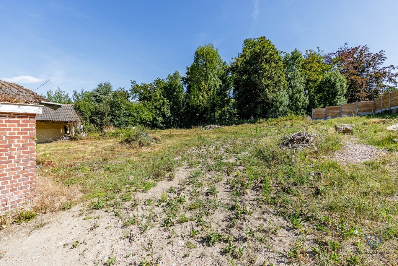 2 loten bouwgrond in hartje Dikkelvenne. 