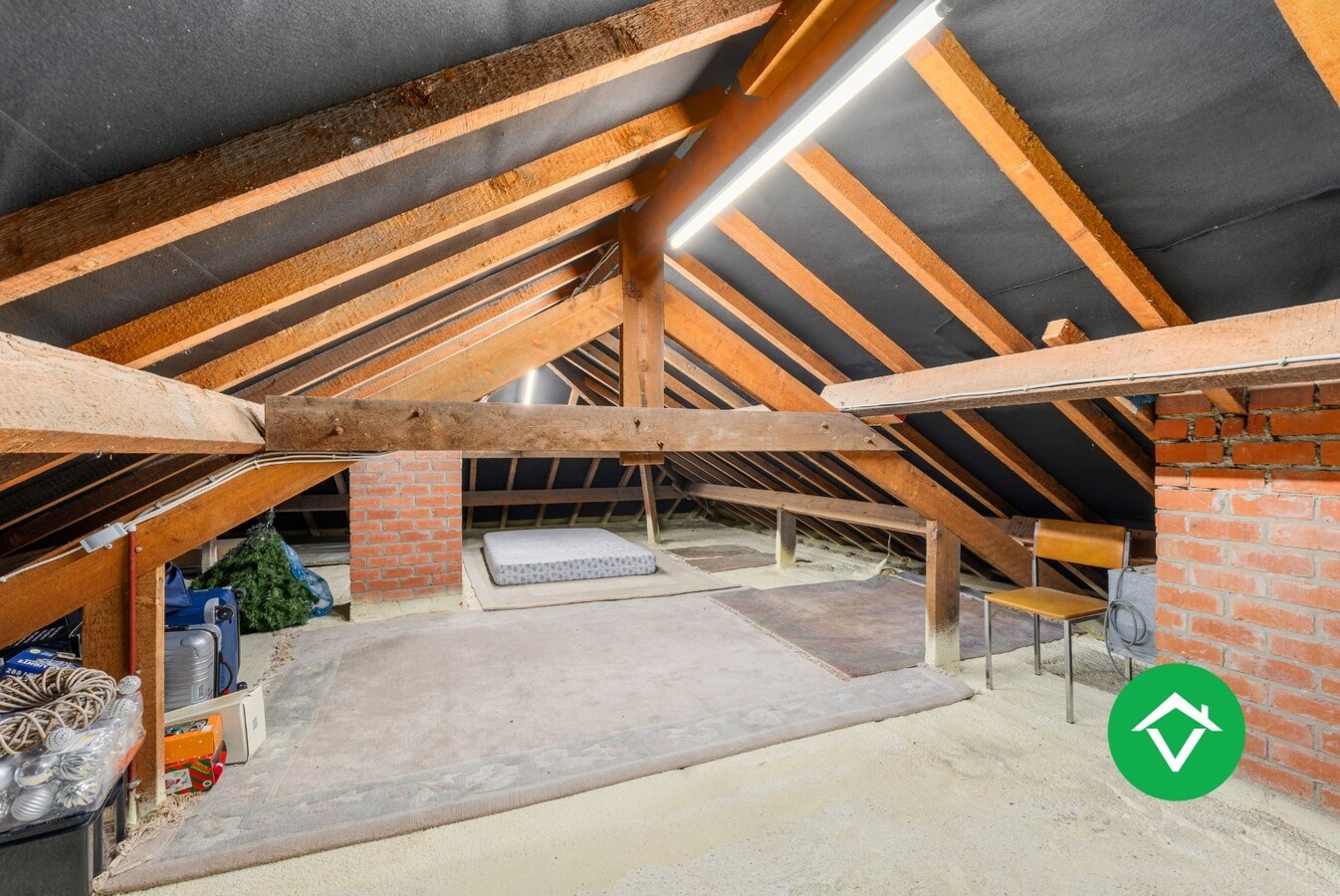 Alleenstaande woning met 4 slaapkamers te Eernegem 