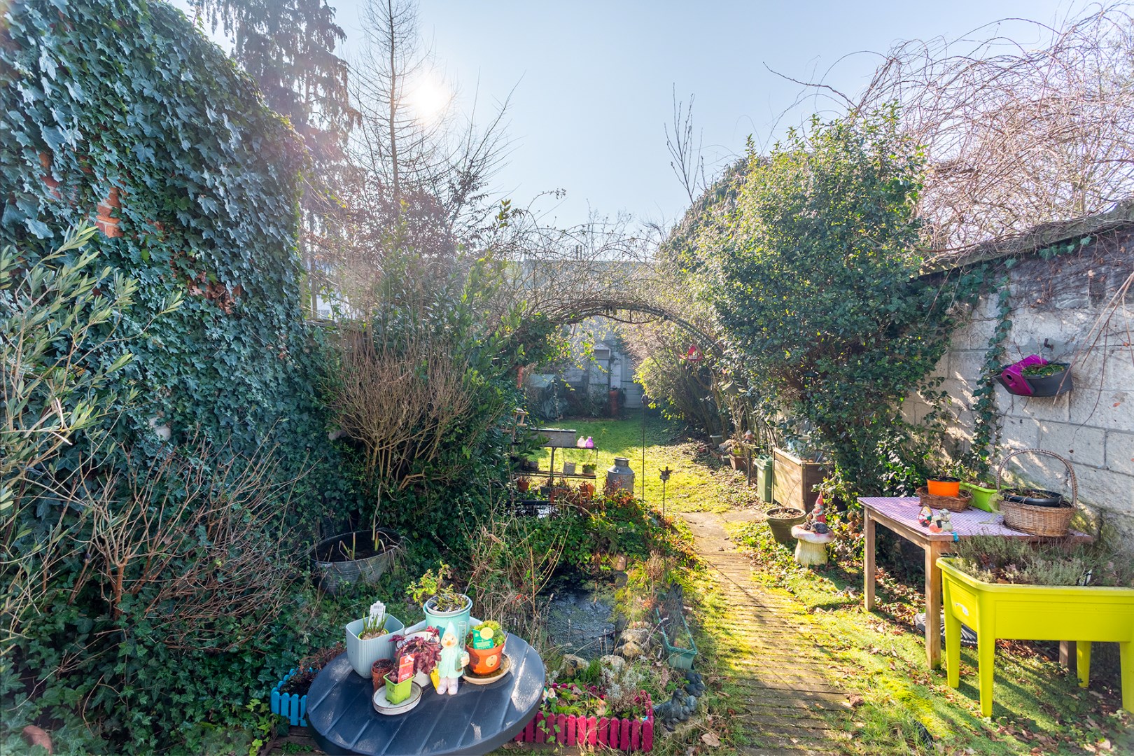 Mooie en ruime Interbellum woning met 4 slaapkamers vlakbij het Rozebroekenpark 