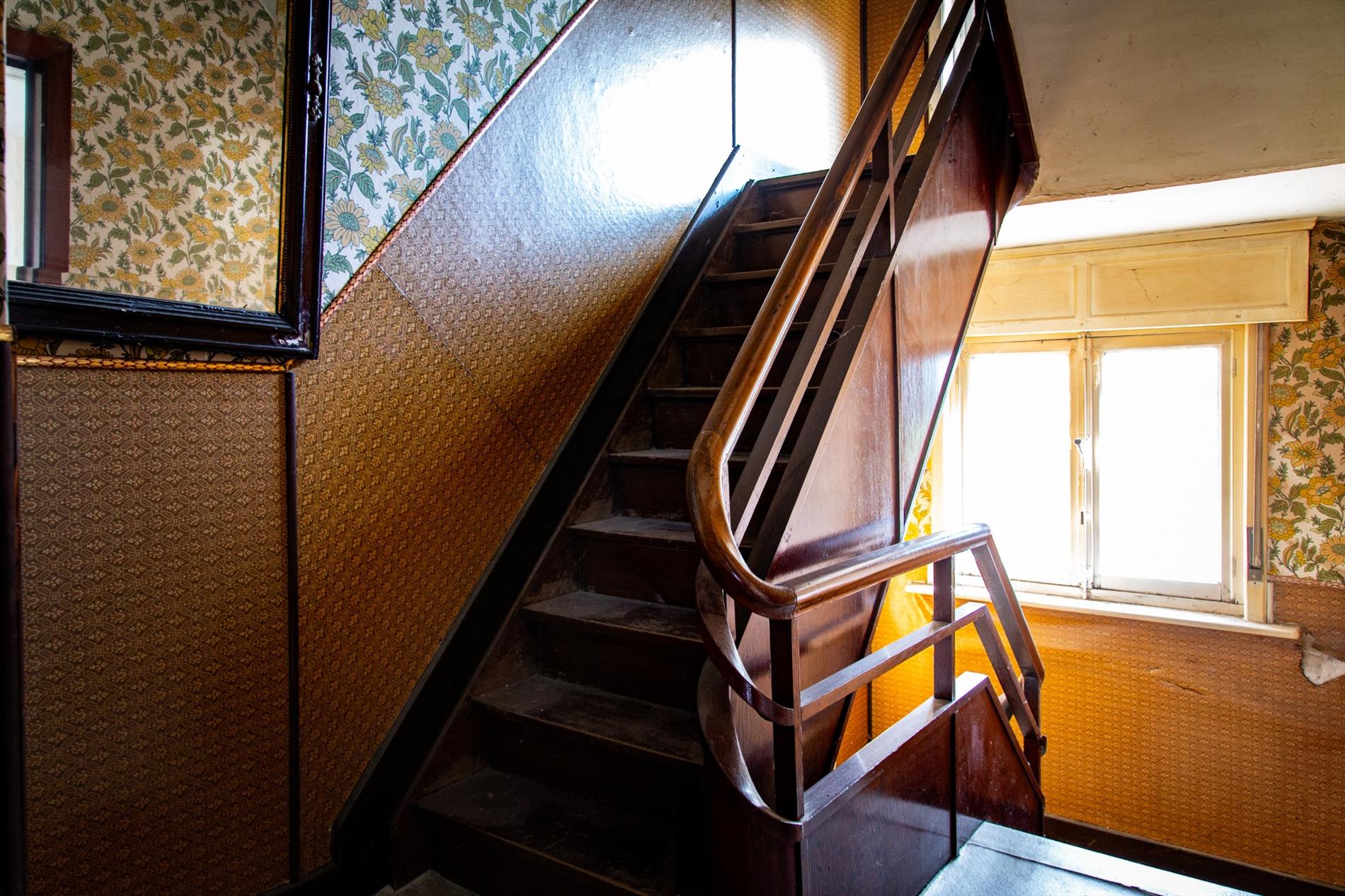 Totaal te renoveren art deco woning met 5 slpks op 950m² nabij centrum Maldegem 