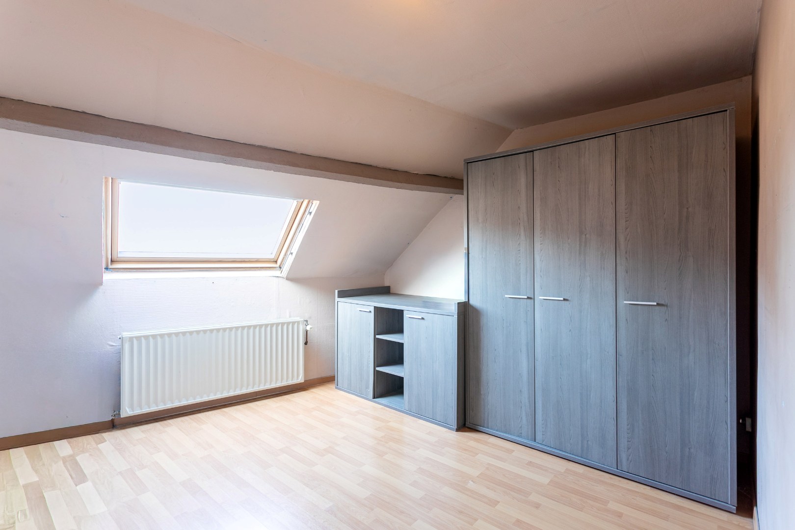 Op te frissen woning met 3 slpk te Halle 