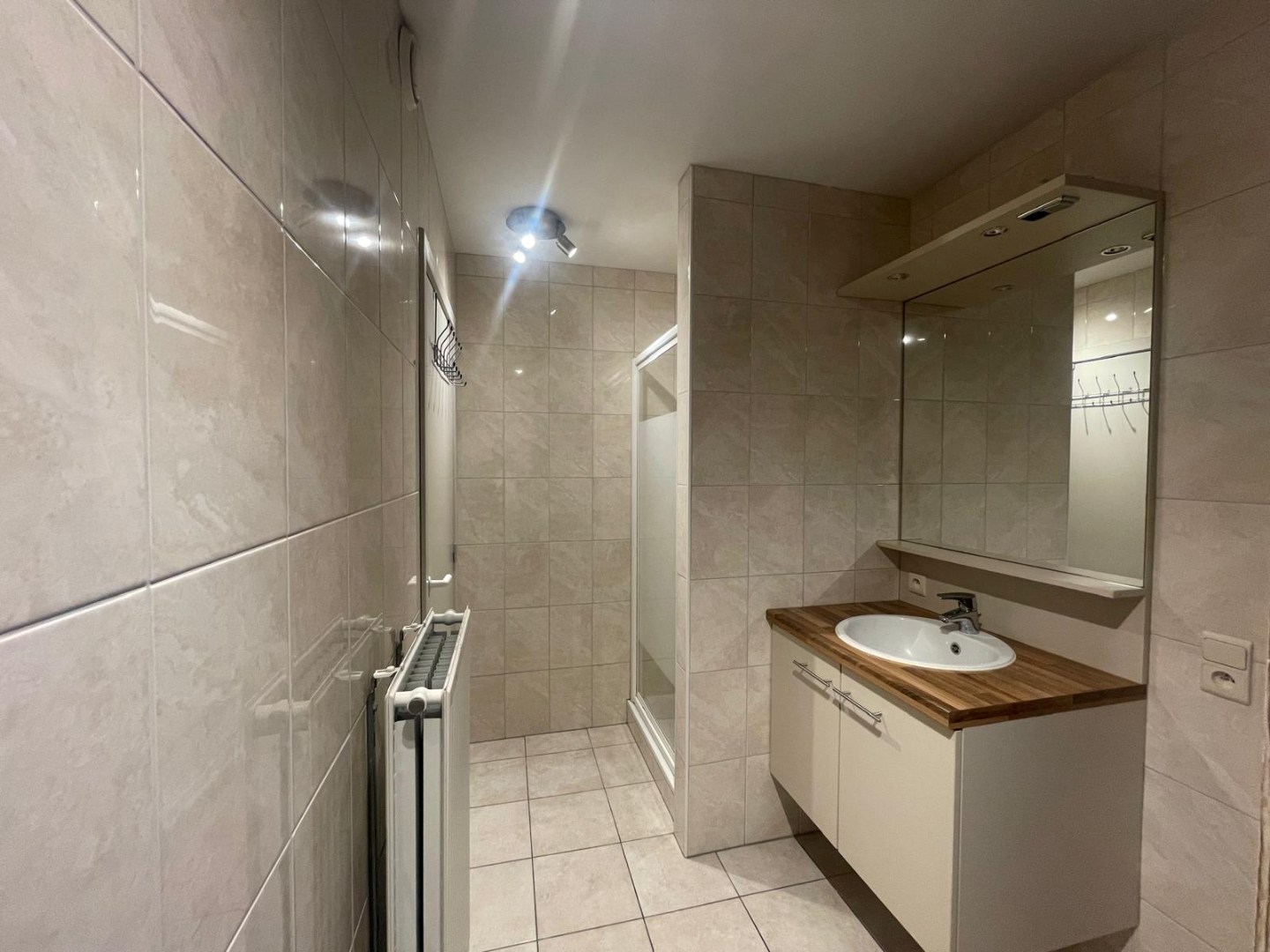 Verzorgd 1-slaapkamerappartement met terras te huur in Geel! 