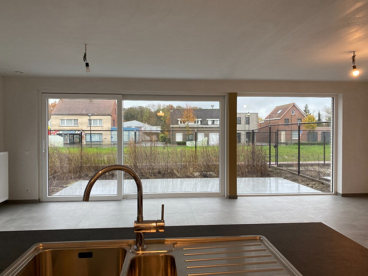 Energiezuinige nieuwbouwwoning met 3 slaapkamers en garage te Houthulst 