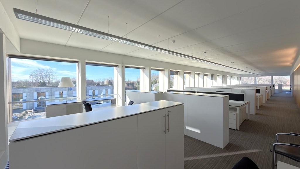 Volledig uitgeruste kantoren te huur langs E313 te Wommelgem