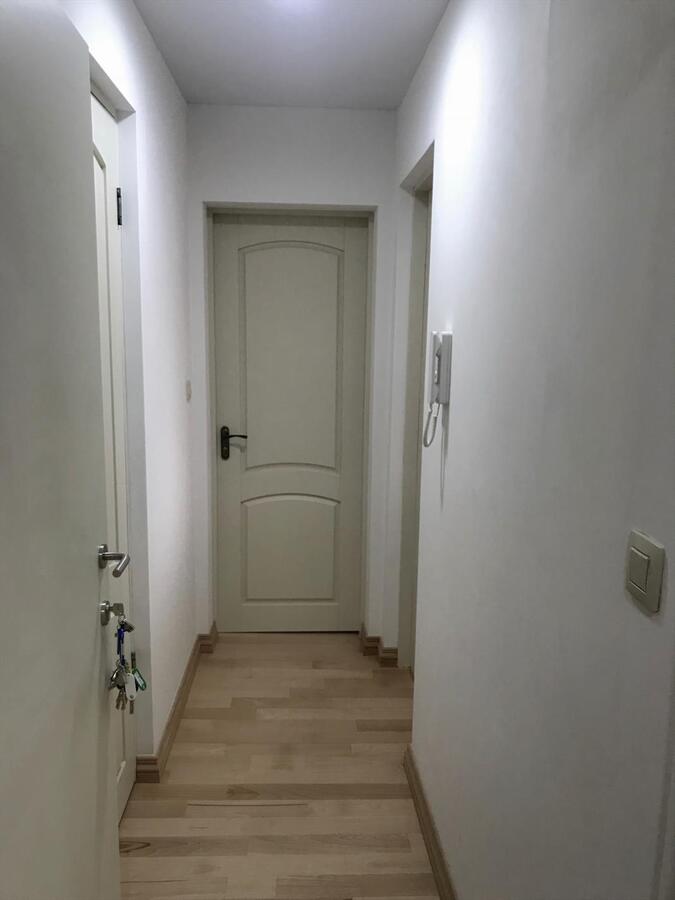 MAGNIFIEK COMPLEET GERENOVEERD 1SLAAPKAMER APPARTEMENT 