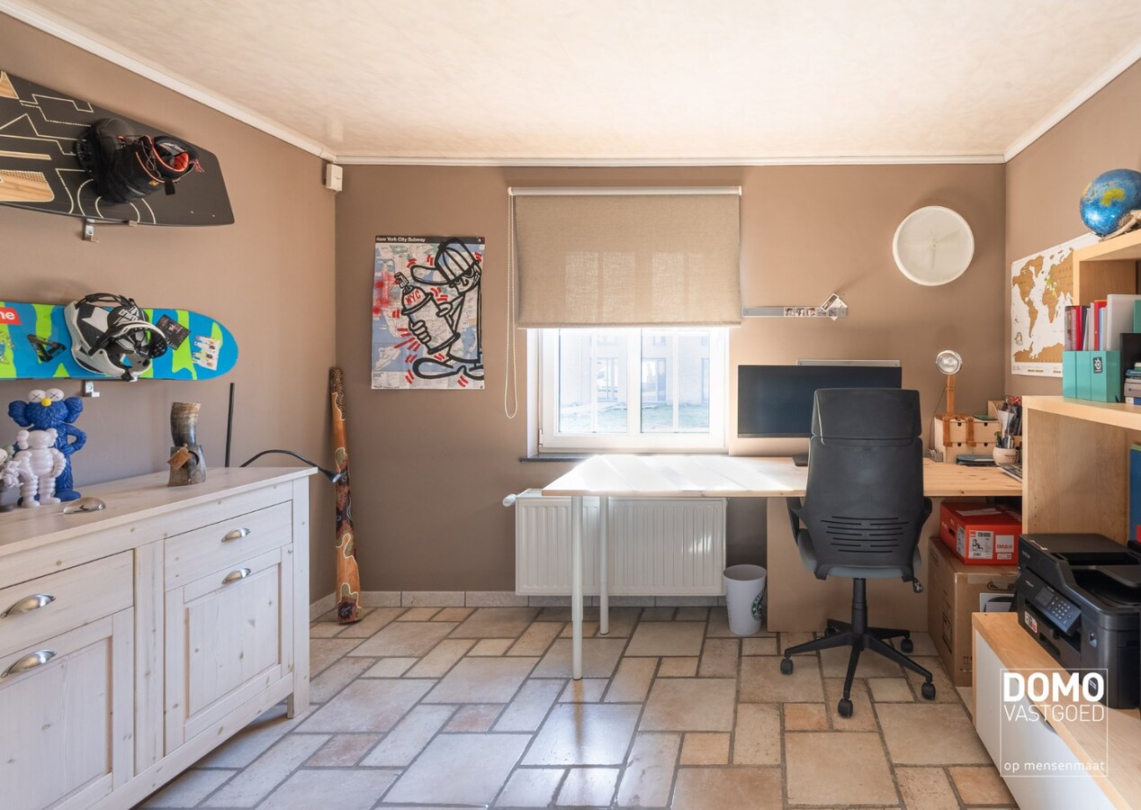 Karaktervolle en ruime gezinswoning in pastorij-/fermettestijl met prachtige tuin en 4 slaapkamers in het groene Kortessem 