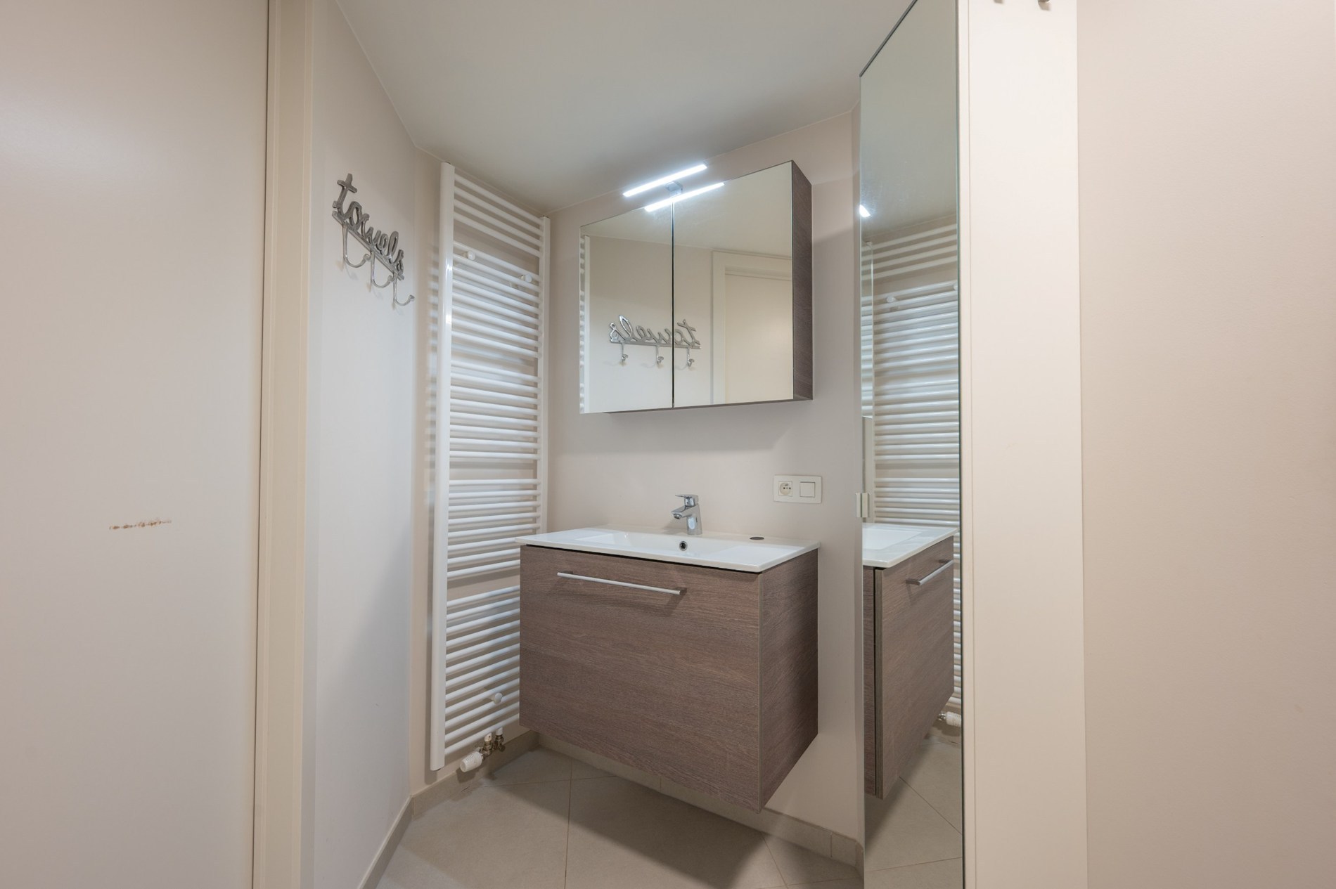 Appartement récent avec 2 chambres à vendre à Duinenwater - Knokke. 