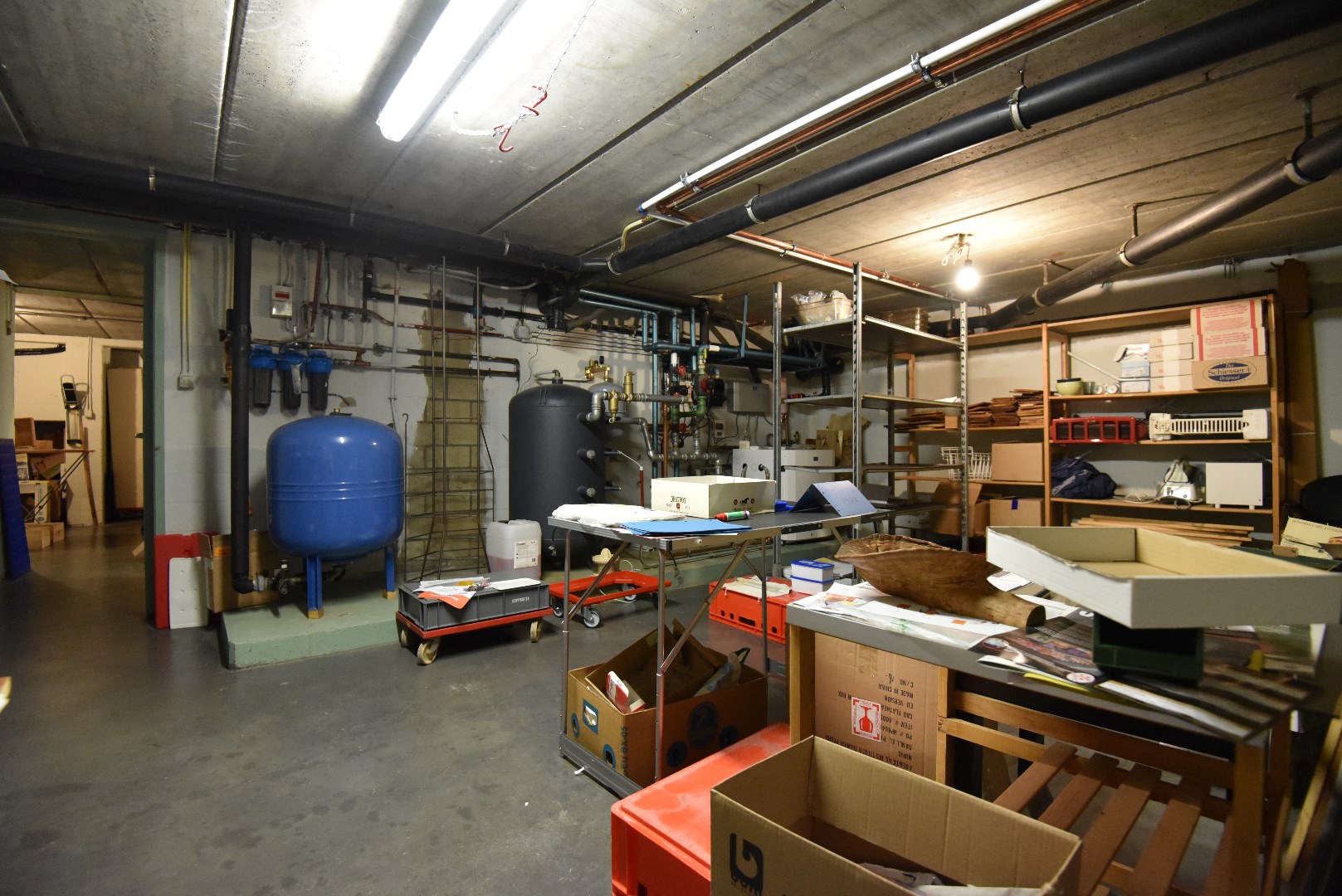 Volumineuze (9 slpks) multifunctionele woning te centrum Lembeke 