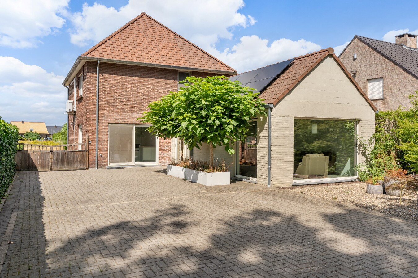 Authentieke charme, hedendaags wooncomfort met landelijke tuin. 