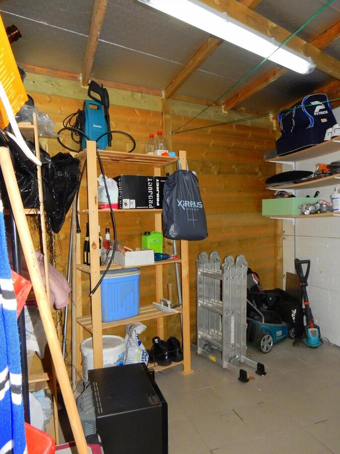 Half-open gerenoveerde woning te Jabbeke 