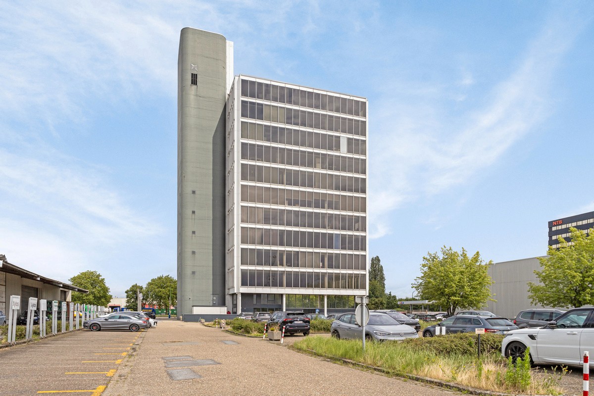 Kantoren te huur met prachtig uitzicht over de haven van Antwerpen