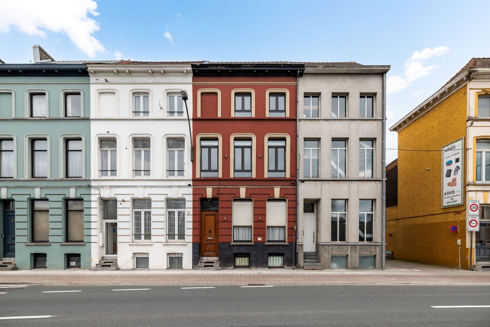 Bel-étage woning met 5 slaapkamers in Gent 