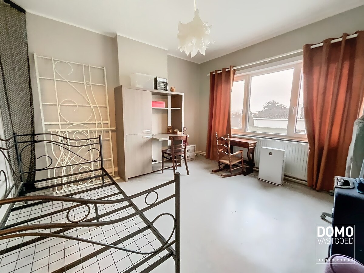 Half open bebouwing met 3 slaapkamers te Herk-de-Stad - 161m² 