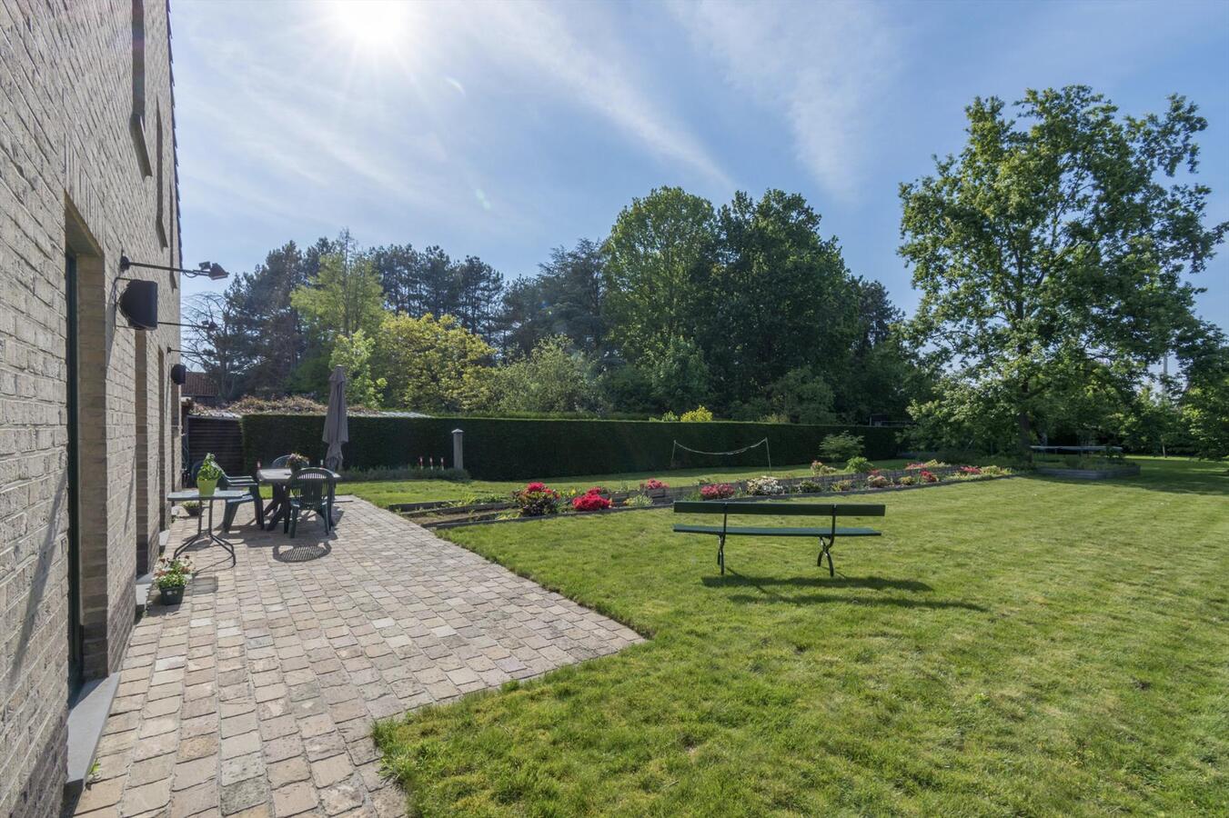 Instapklare villa met prachtige tuin te Destelbergen 