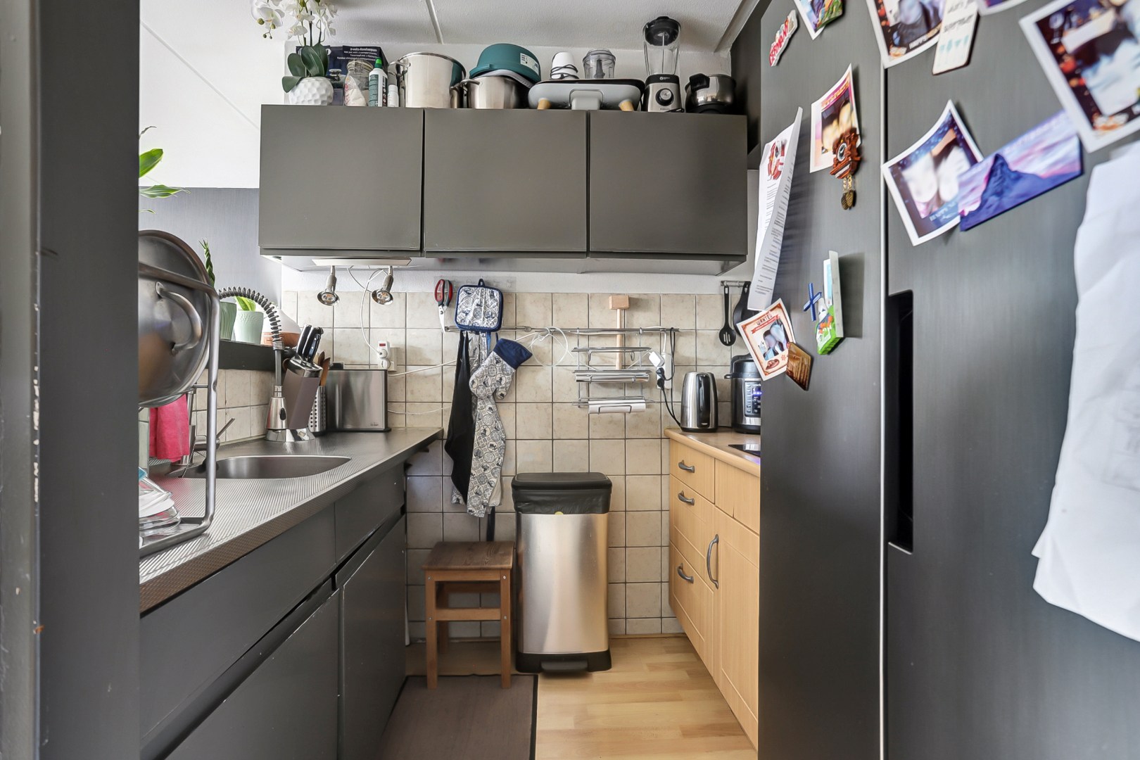 Een fijne benedenwoning op een toplocatie, perfect voor starters die hun woonwensen willen realiseren. Kom kijken en laat u verrassen! 