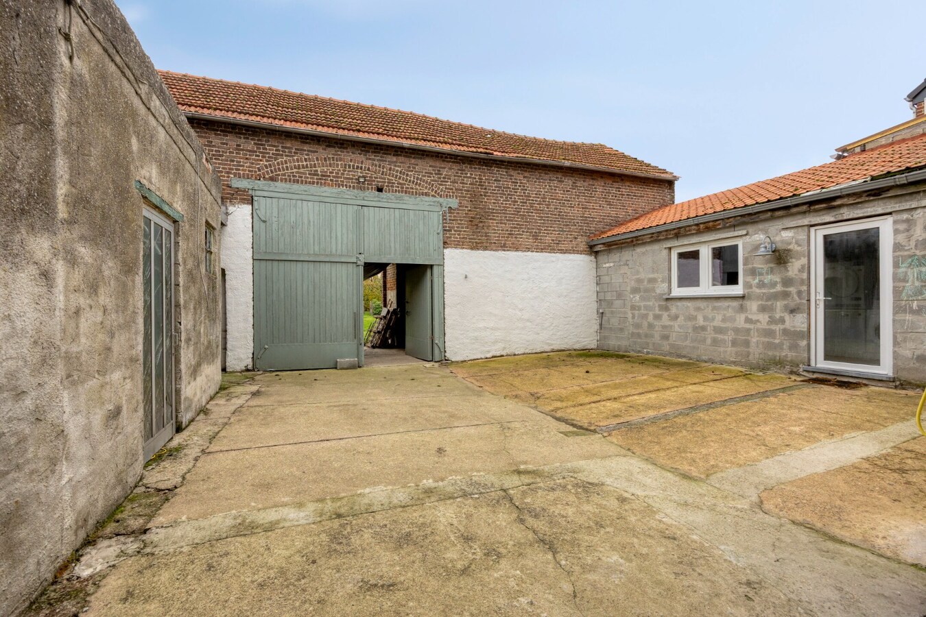 Prachtig gerenoveerde HOEVE te Landen (Neerwinden) 
