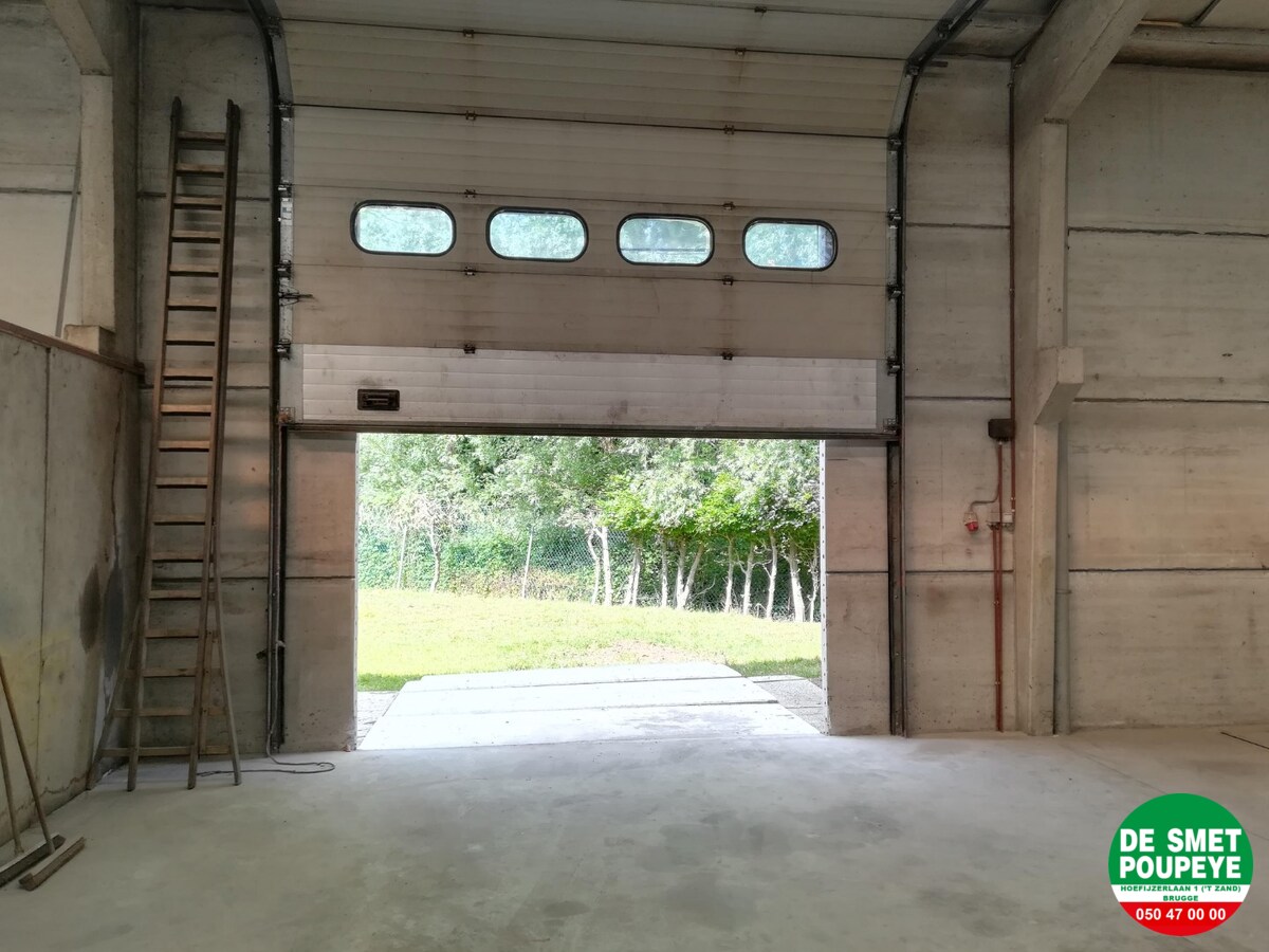 alt=loods met garage