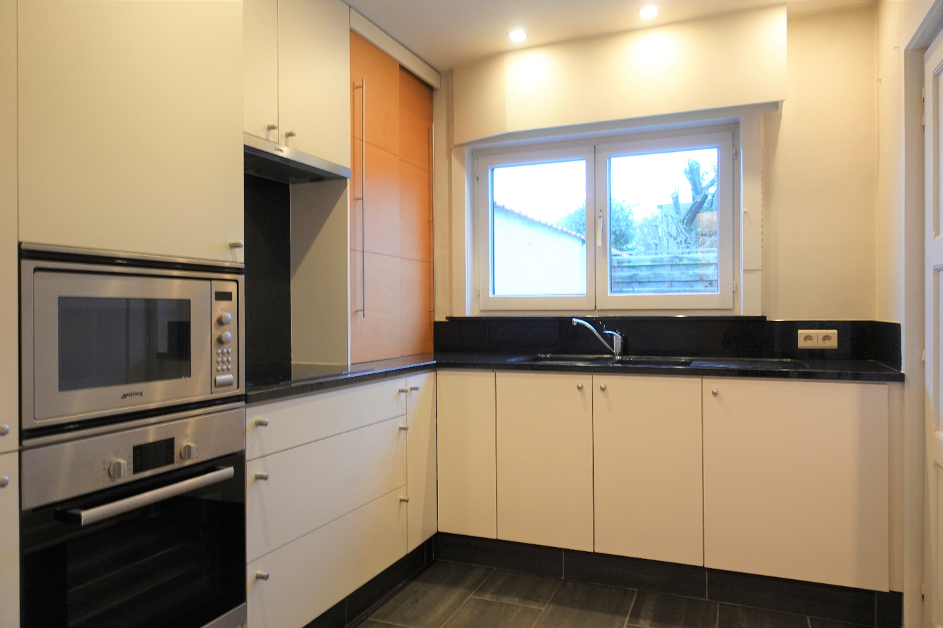 Charmante rijwoning nabij het dorp van Jabbeke 