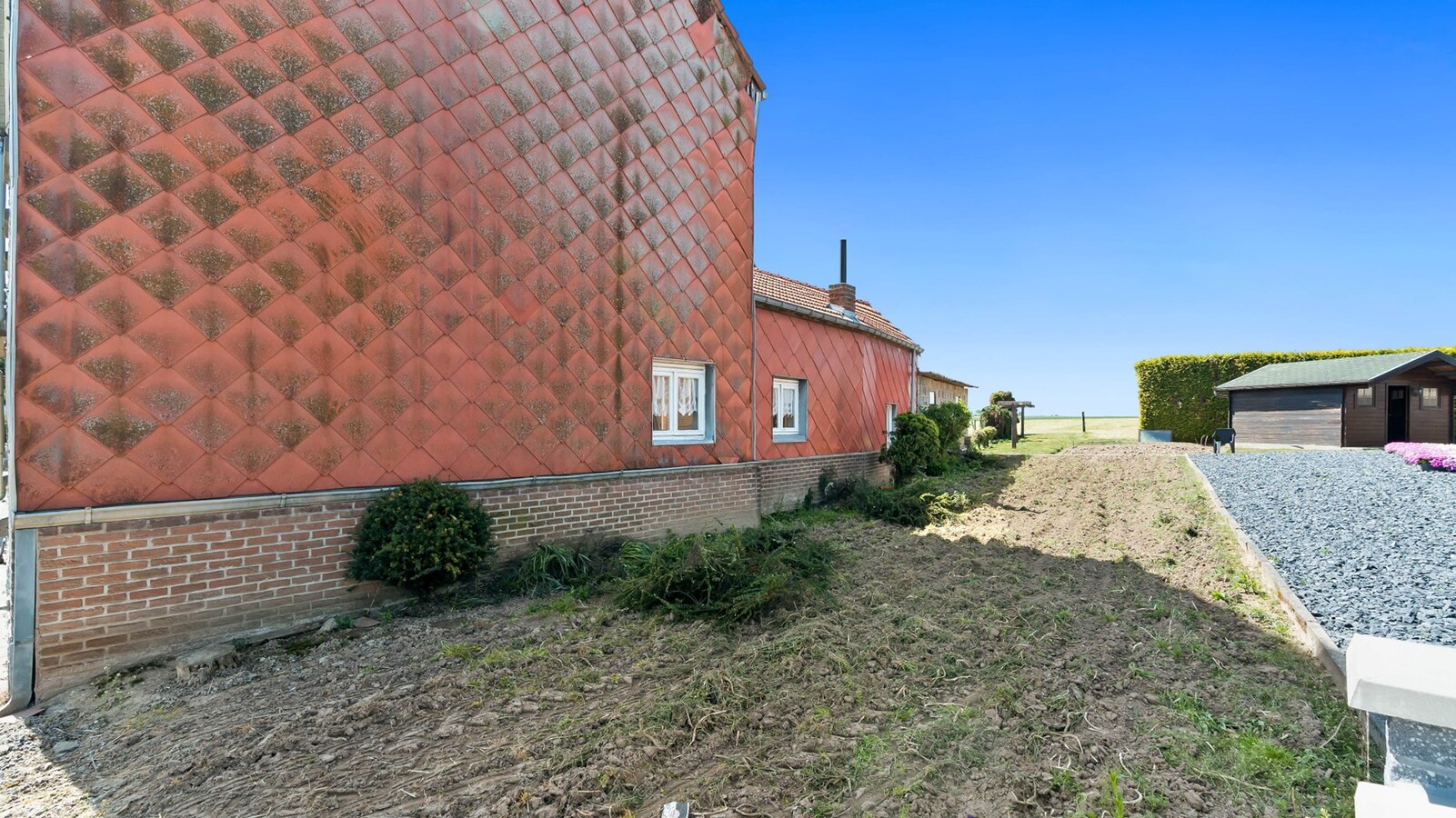 Renovatiewoning op perceel van 6854 m² 