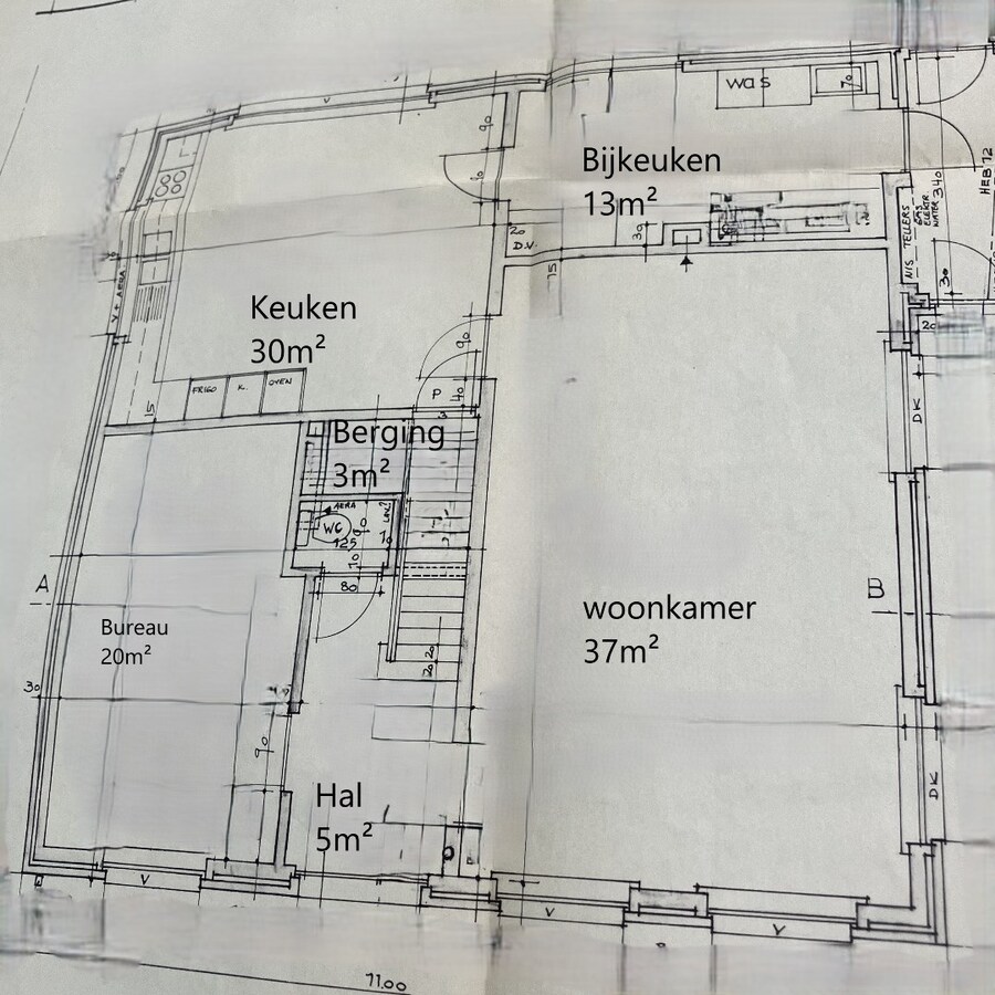 Alleenstaande woning met 5 slaapkamers, tuin en garage/loods te Roeselare 