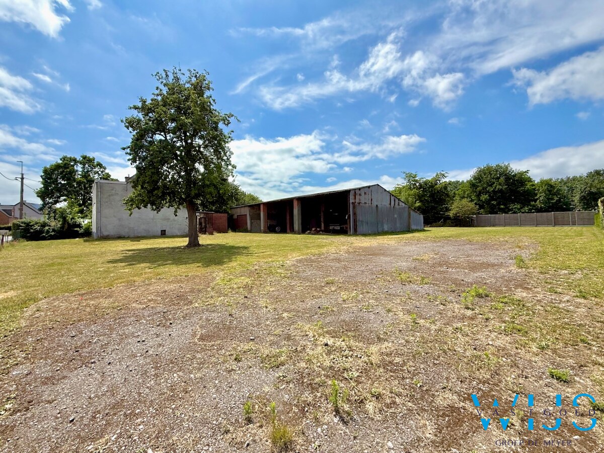 Bouwgrond van 1030m² op TOPLOCATIE ! 