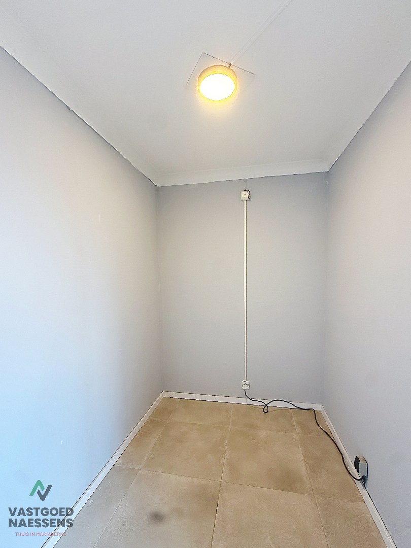 INSTAPKLARE STUDIO MET SLAAPHOEK EN ZONNIG TERRAS 