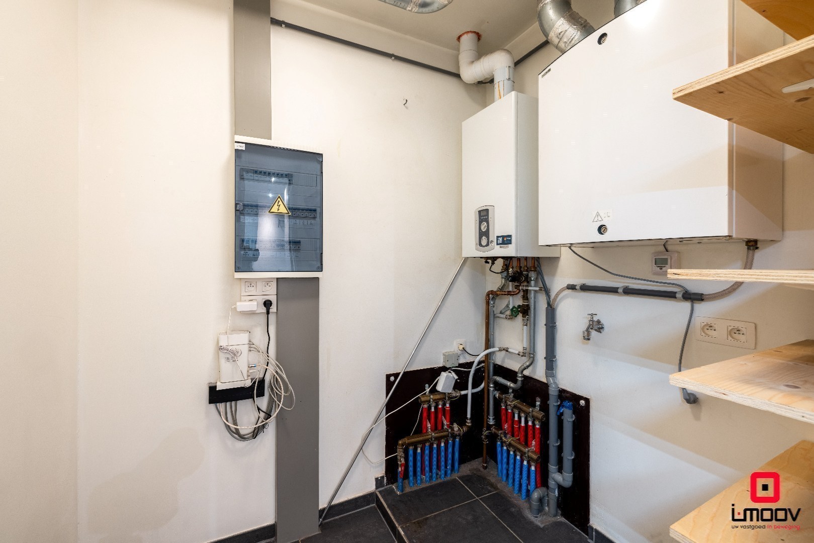 Lichtrijk en modern tweeslaapkamer appartement met groot terras in Oostakker 