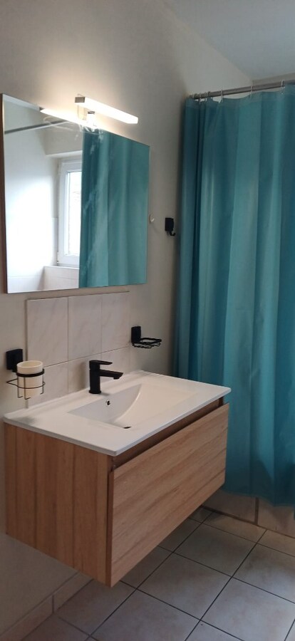Bel appartement 1 chambre avec cave et garage sécurisé. 