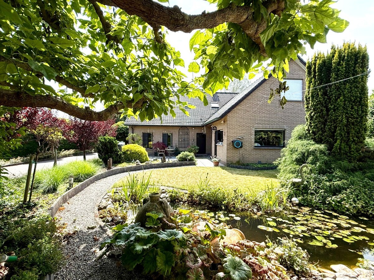 Bijzonder ruim én rustig wonen. 
