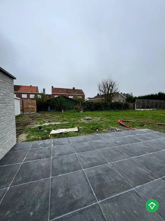 Nieuwbouwwoning met 3 slaapkamers te Sint-Eloois-Winkel 