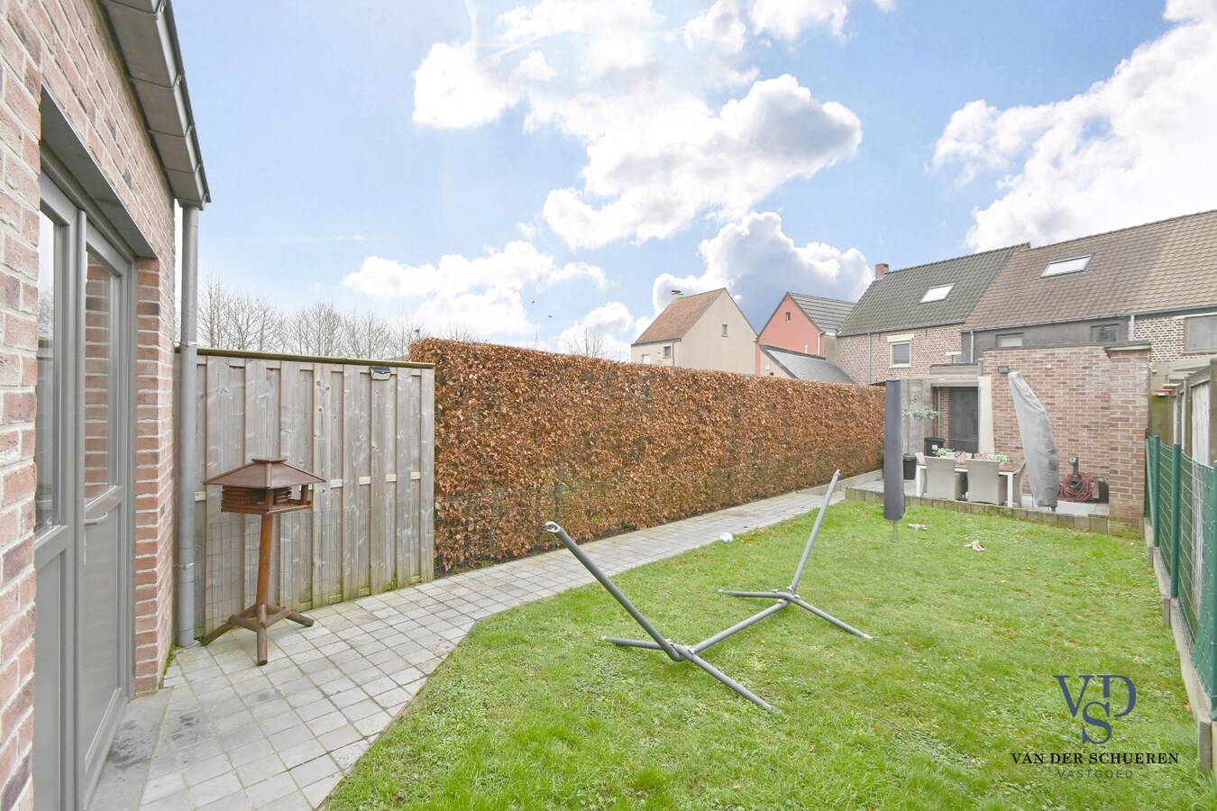 Gezellige woning (met garage achteraan). 