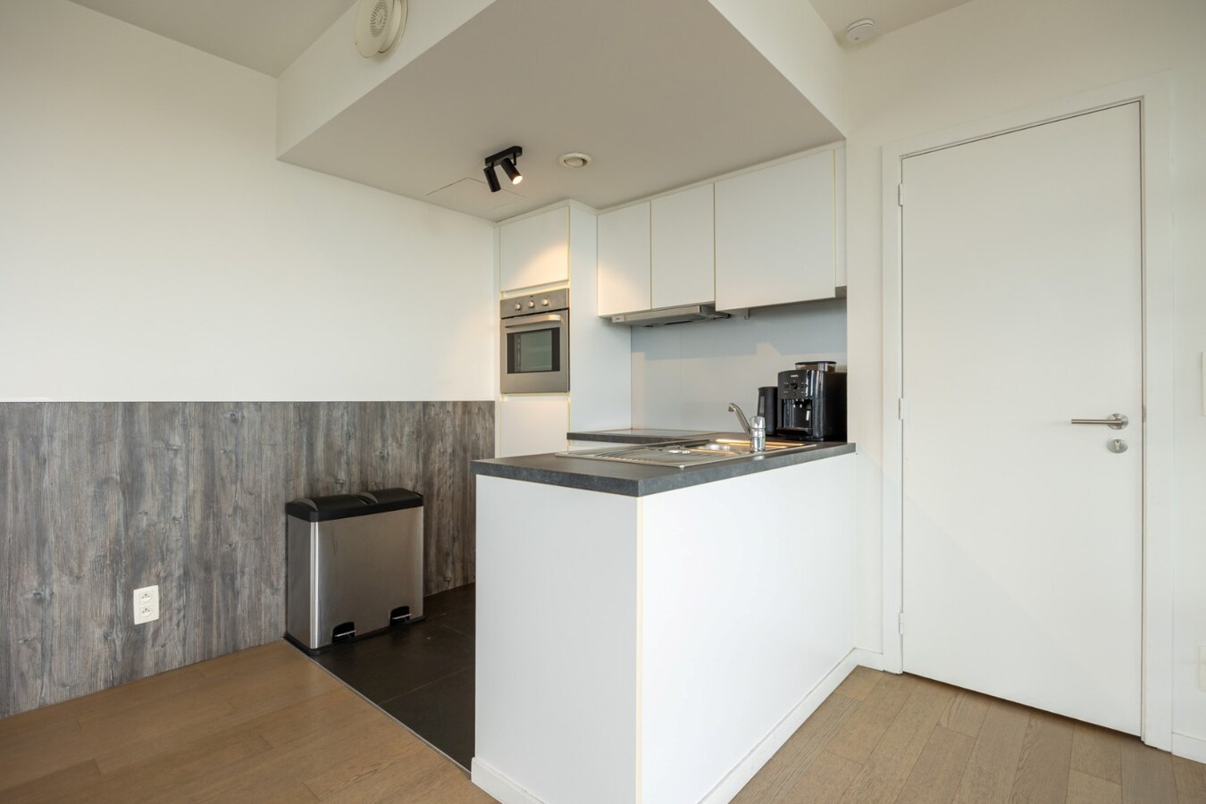 Stijlvol appt. met terras in de 'London Tower' op 't Eilandje! 