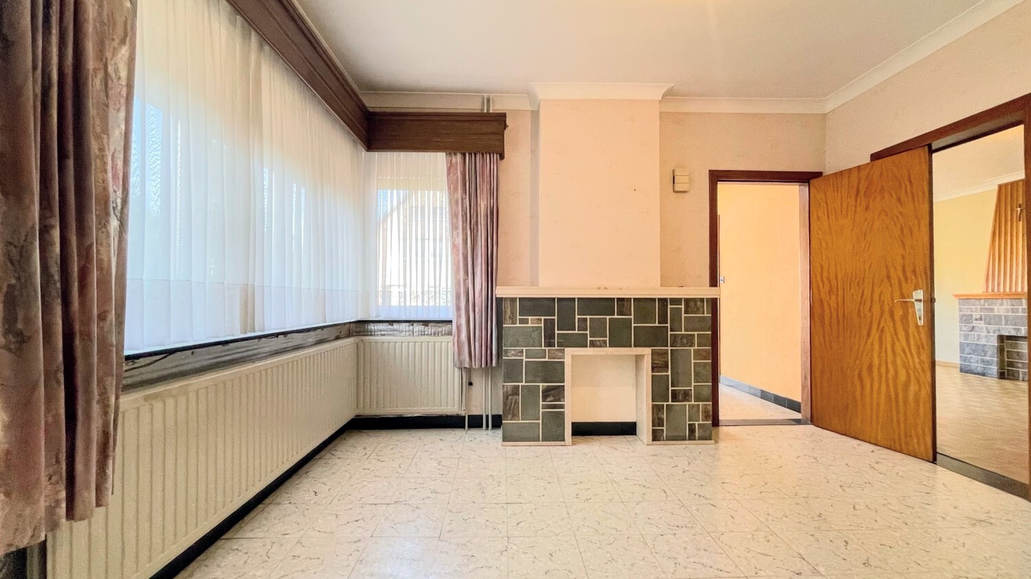 Ruime, te renoveren gezinswoning op zuidgericht perceel van 739 m² 