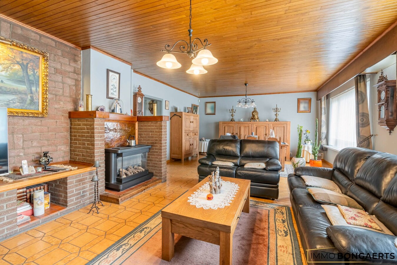 Ruime woning met vier slaapkamers 