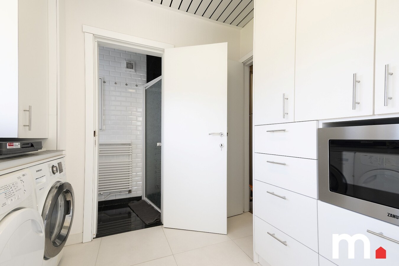 Unieke instapklare Villa te Emelgem op 621m² op TOPligging ! 