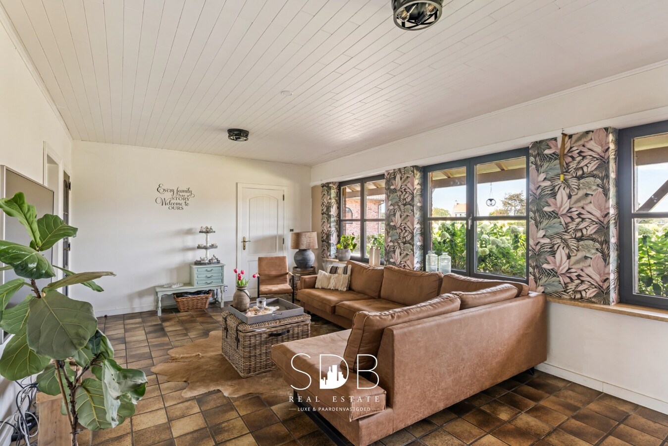 Prachtige landelijke woning met hippische accommodatie op 2,5hectare 