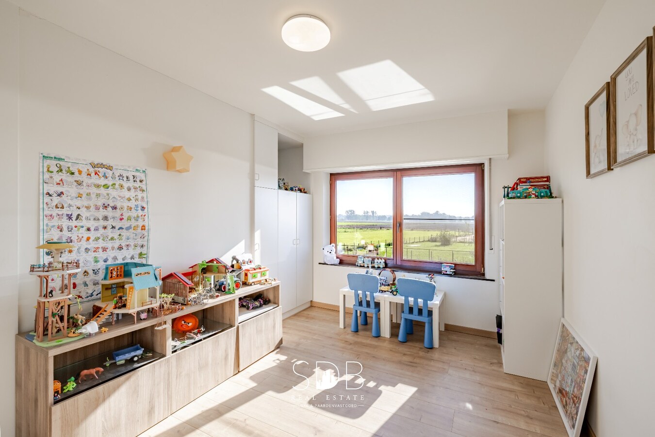 Hedendaagse woning met hippische accommodatie op 17.782m² 