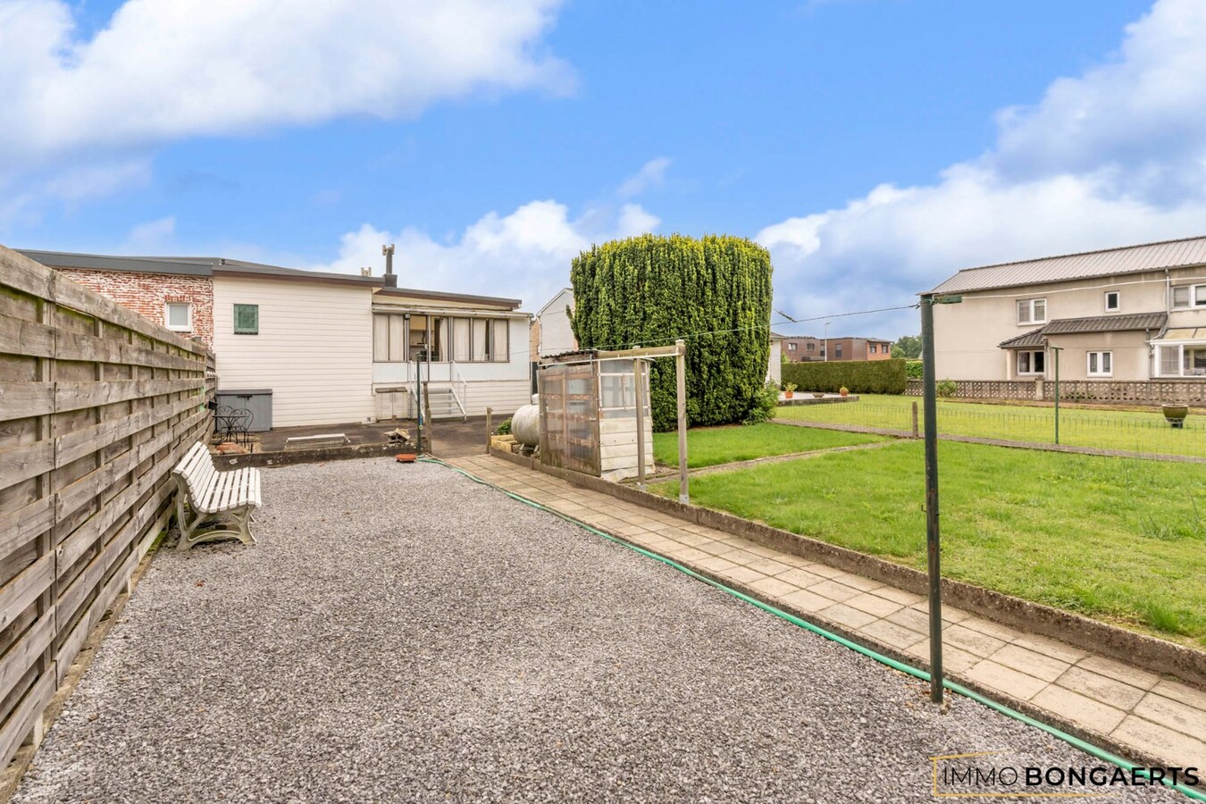 Rustig gelegen woning met tuin, garage en 3 slaapkamers. 