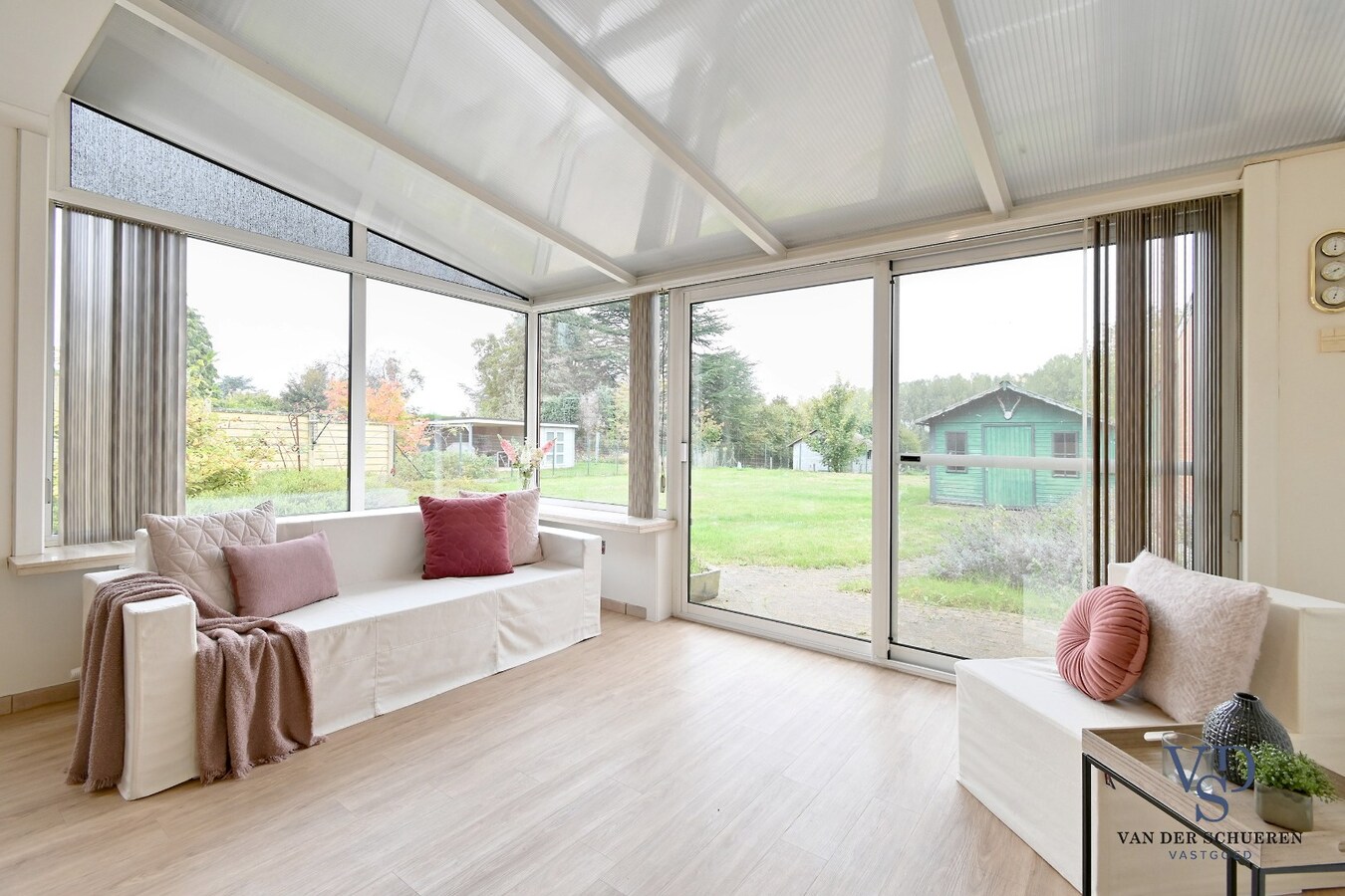 Tijdloos en ruim (> 300 m²) wonen. 