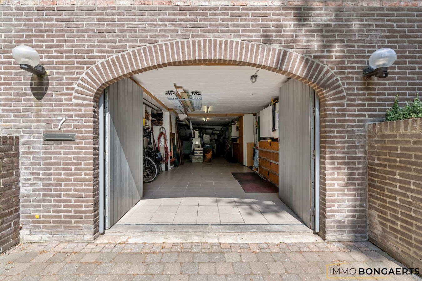 Zeer ruime woning op een leuke locatie te Bret-Gelieren 