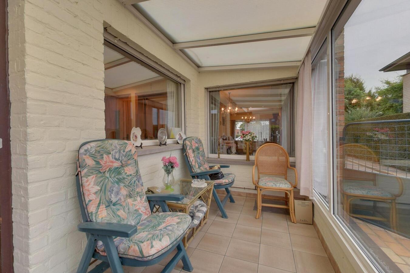 Zonnige charmante half-open woning 