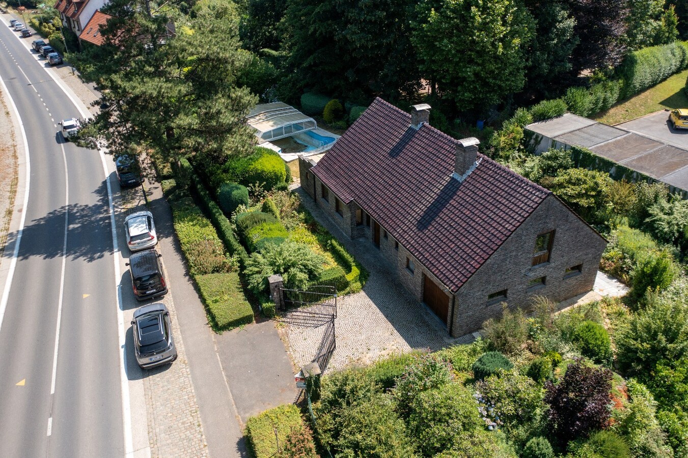 Wonen met een vakantiegevoel – unieke villa op de top van de Rodeberg 