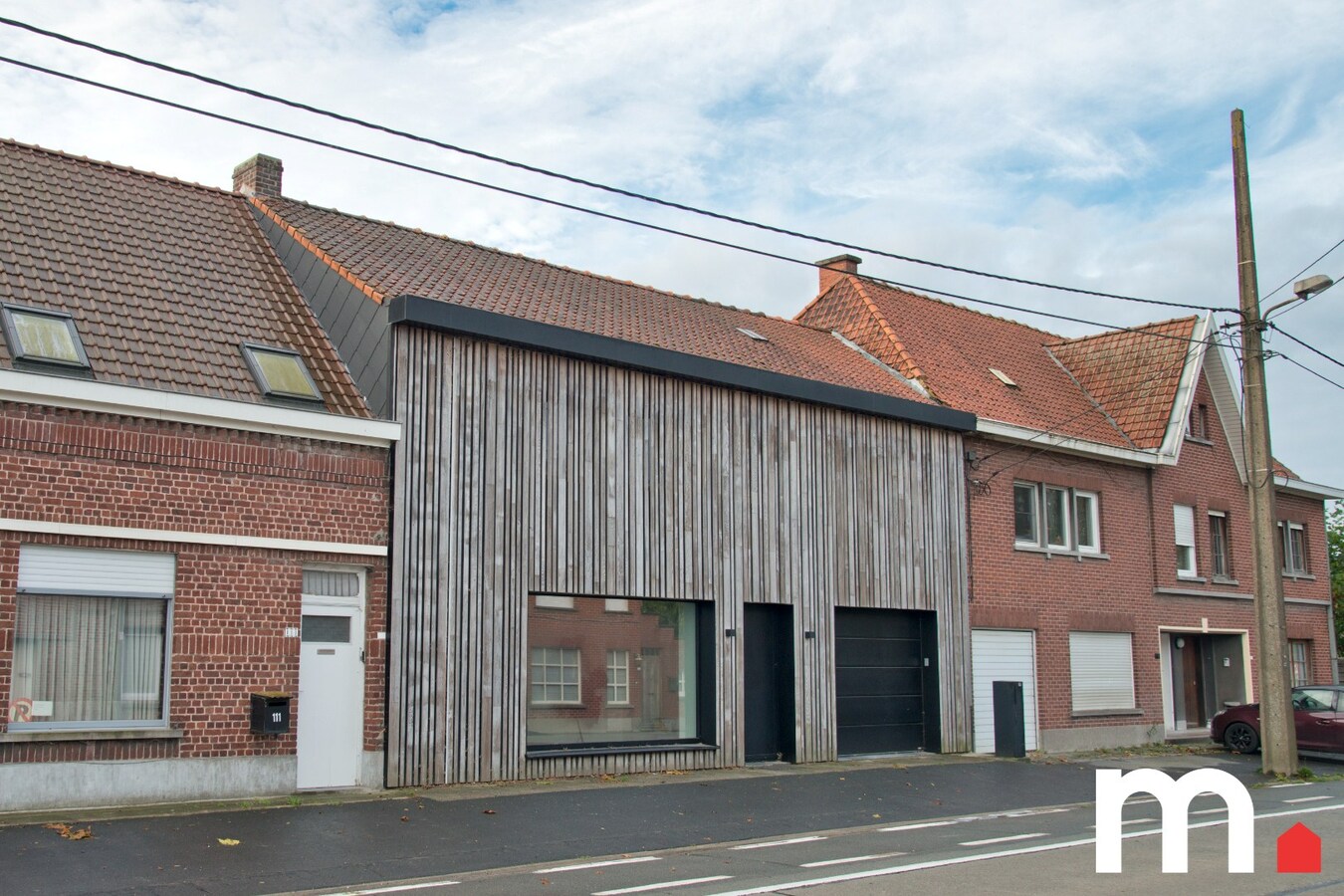Instapklare woning met Loods van 170m² met uitweg te Zwevegem met 324 m² bewoonbare oppervlakte ! 